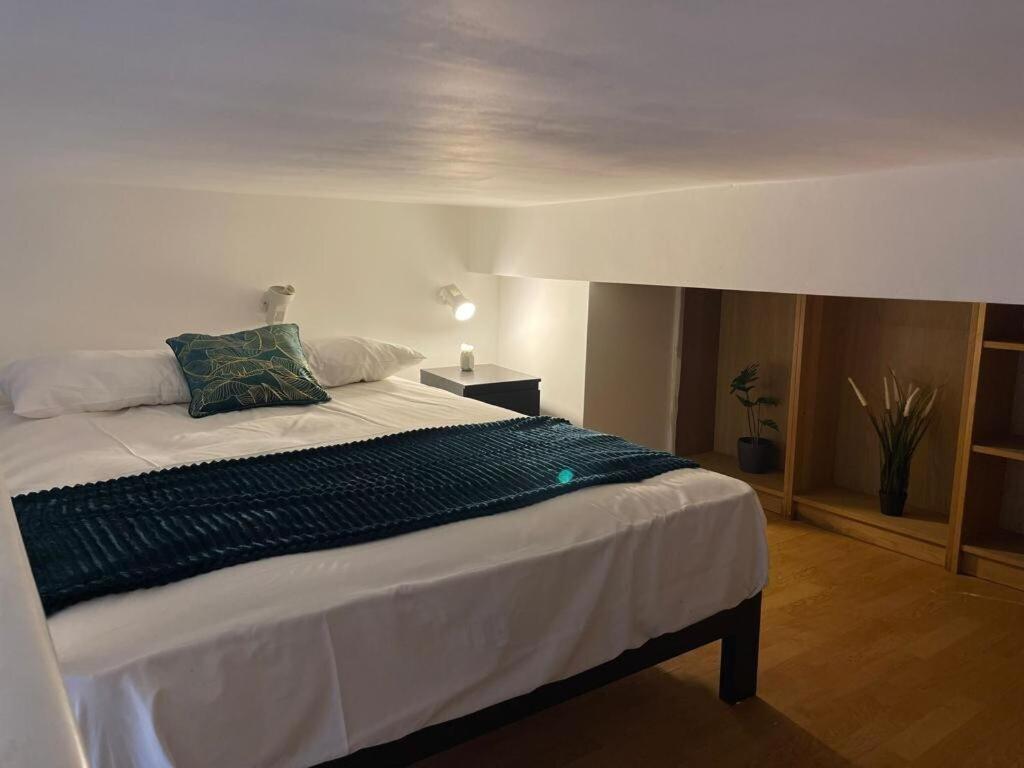 Portobello Road Artistic Studios 'Budget' London Phòng bức ảnh