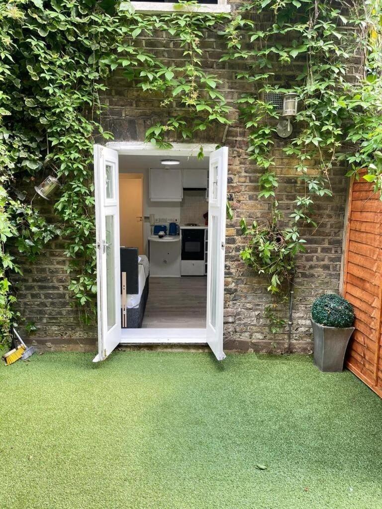 Portobello Road Artistic Studios 'Budget' London Ngoại thất bức ảnh
