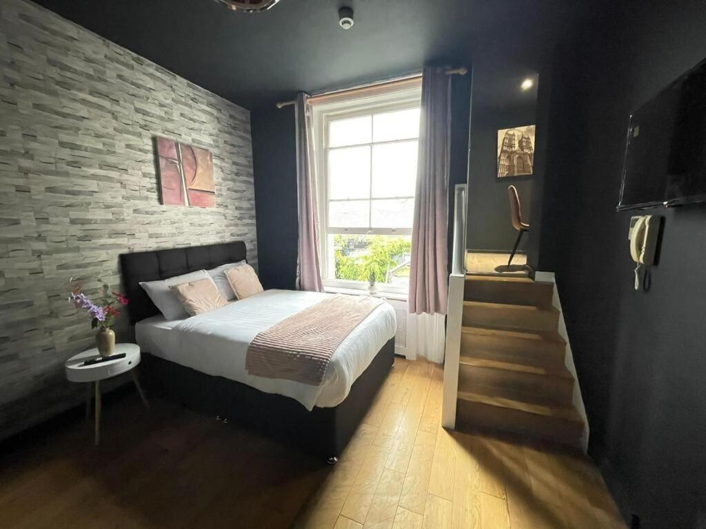 Portobello Road Artistic Studios 'Budget' London Phòng bức ảnh