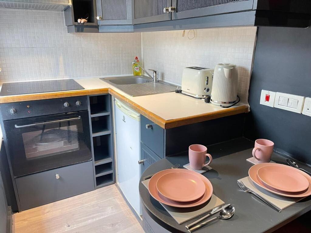 Portobello Road Artistic Studios 'Budget' London Phòng bức ảnh