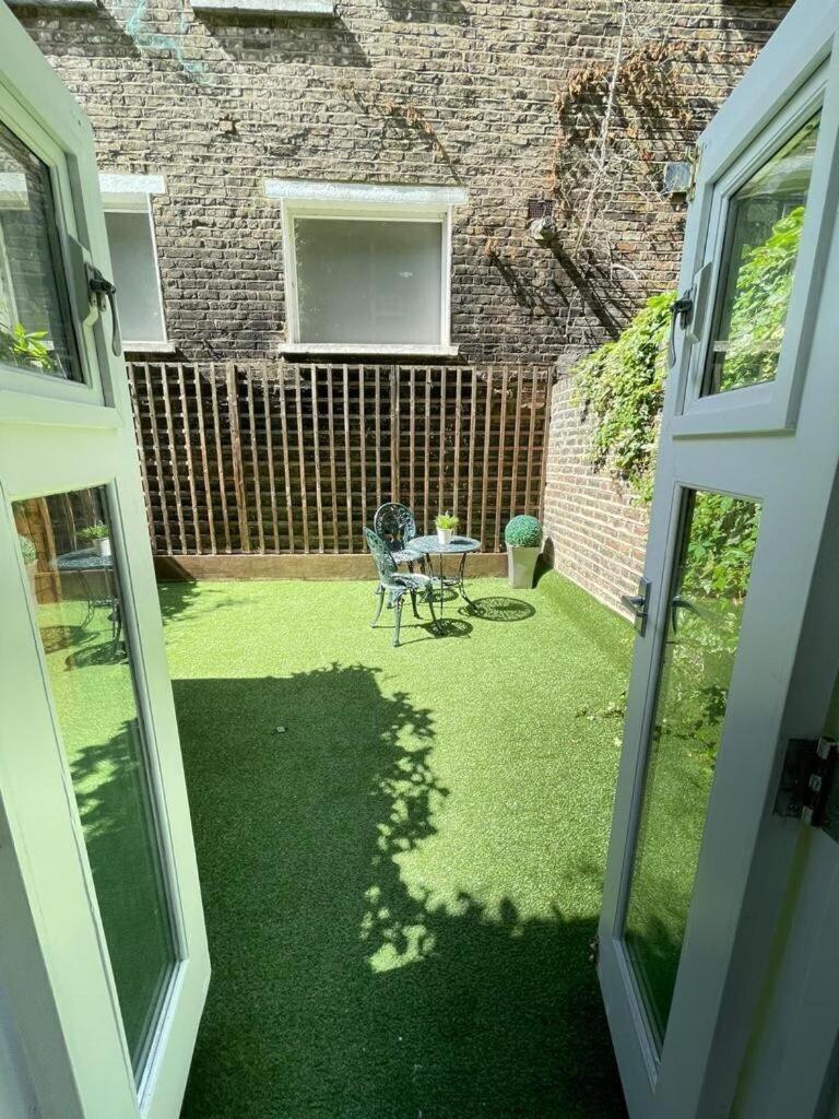 Portobello Road Artistic Studios 'Budget' London Phòng bức ảnh