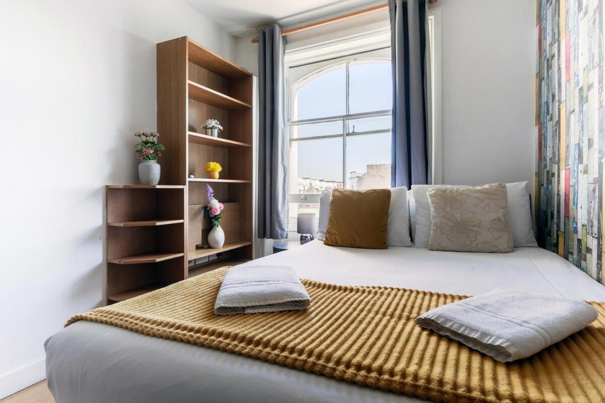 Portobello Road Artistic Studios 'Budget' London Phòng bức ảnh