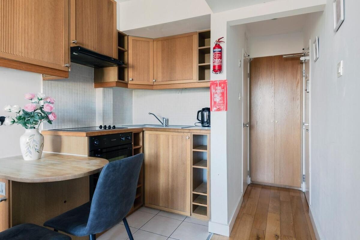Portobello Road Artistic Studios 'Budget' London Phòng bức ảnh