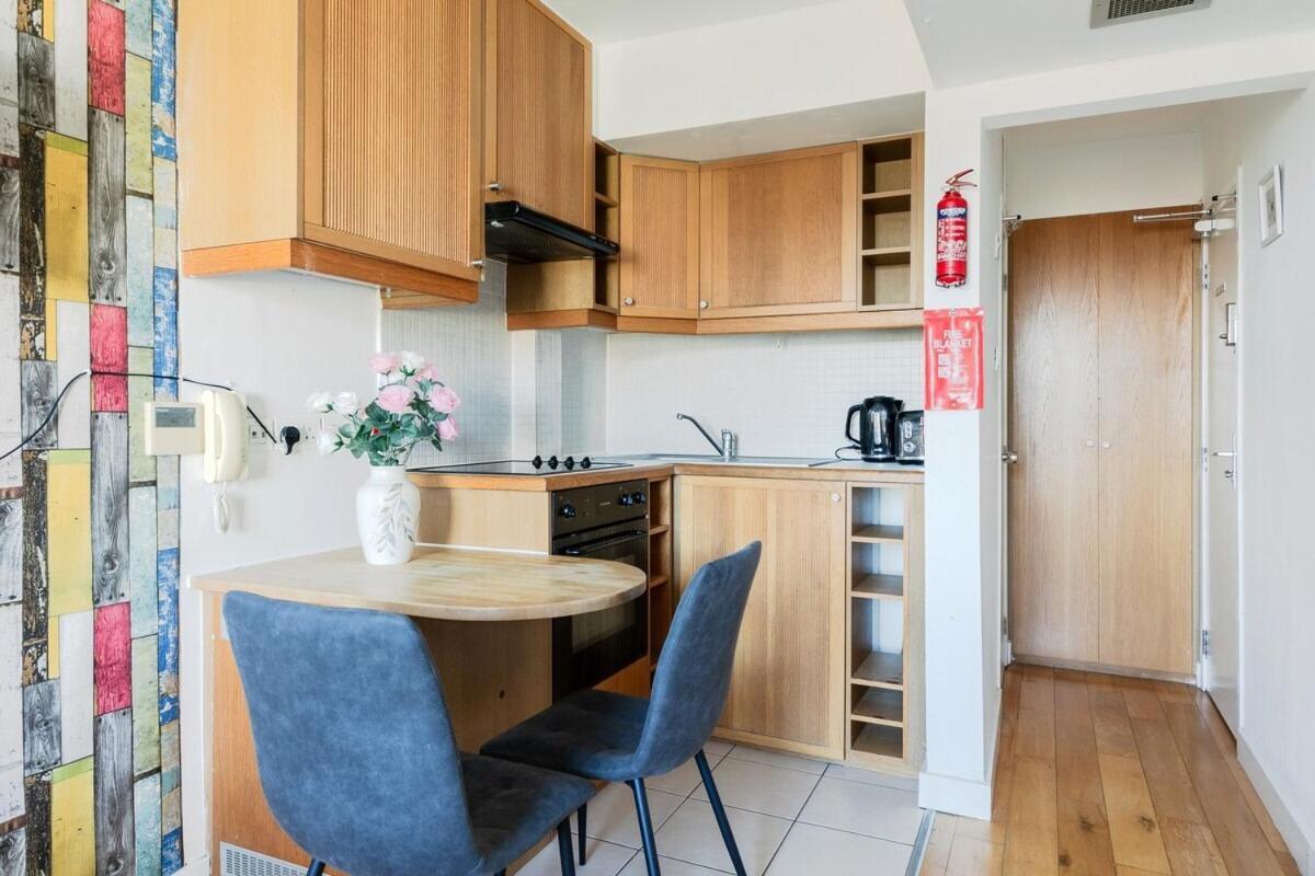 Portobello Road Artistic Studios 'Budget' London Phòng bức ảnh