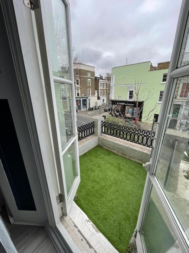 Portobello Road Artistic Studios 'Budget' London Phòng bức ảnh