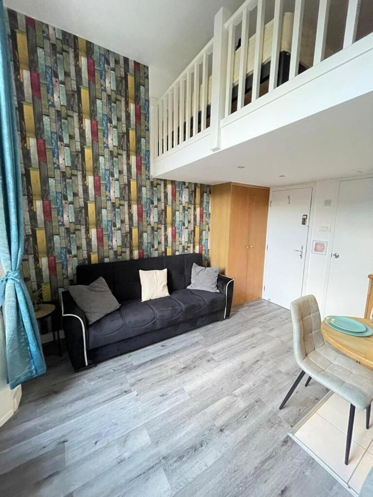 Portobello Road Artistic Studios 'Budget' London Phòng bức ảnh