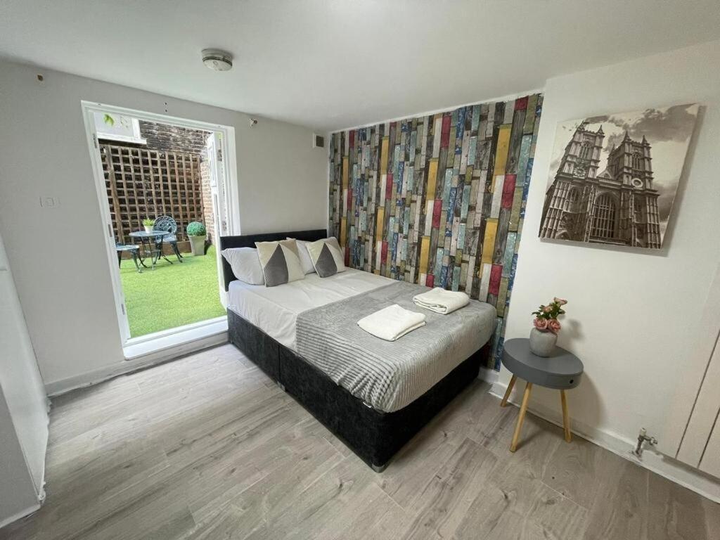 Portobello Road Artistic Studios 'Budget' London Phòng bức ảnh