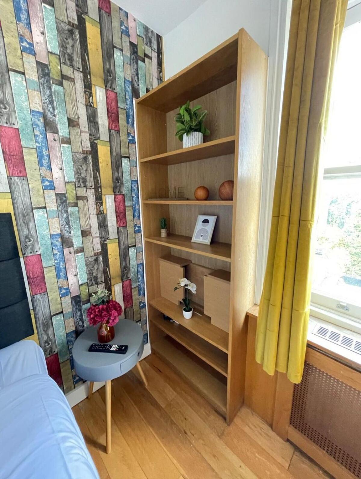Portobello Road Artistic Studios 'Budget' London Phòng bức ảnh