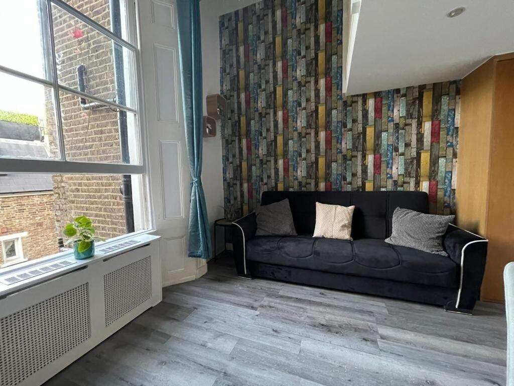 Portobello Road Artistic Studios 'Budget' London Phòng bức ảnh