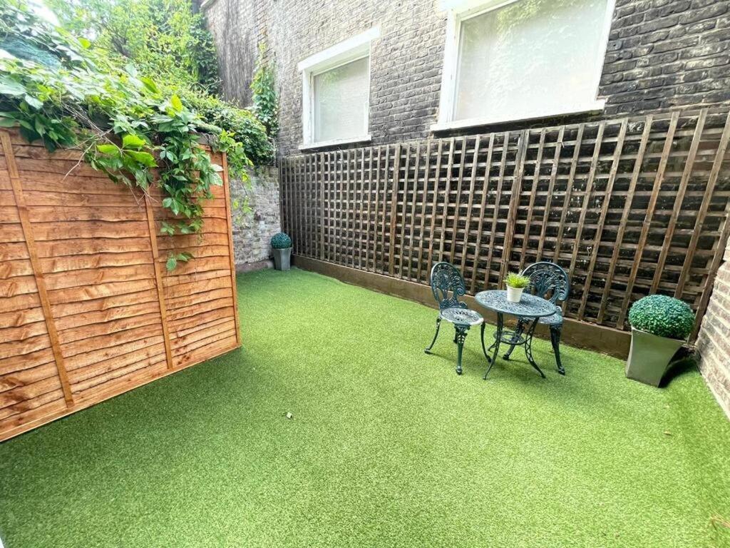 Portobello Road Artistic Studios 'Budget' London Phòng bức ảnh