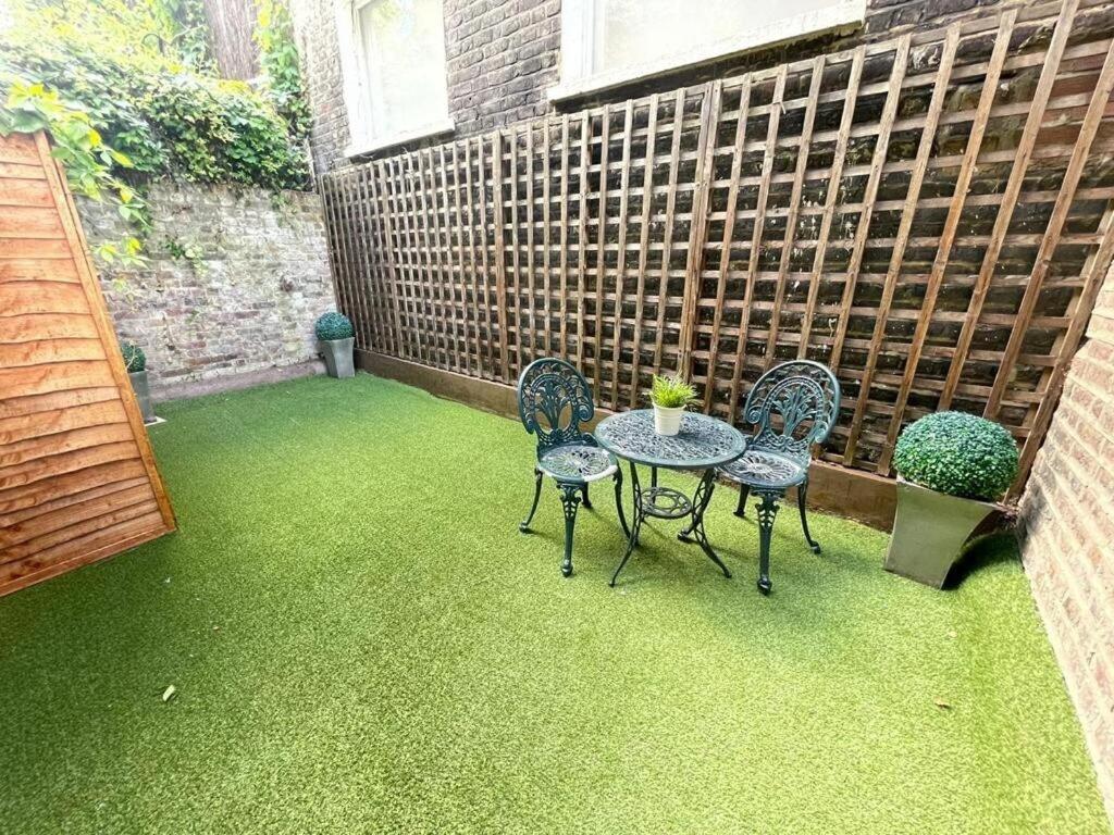 Portobello Road Artistic Studios 'Budget' London Phòng bức ảnh