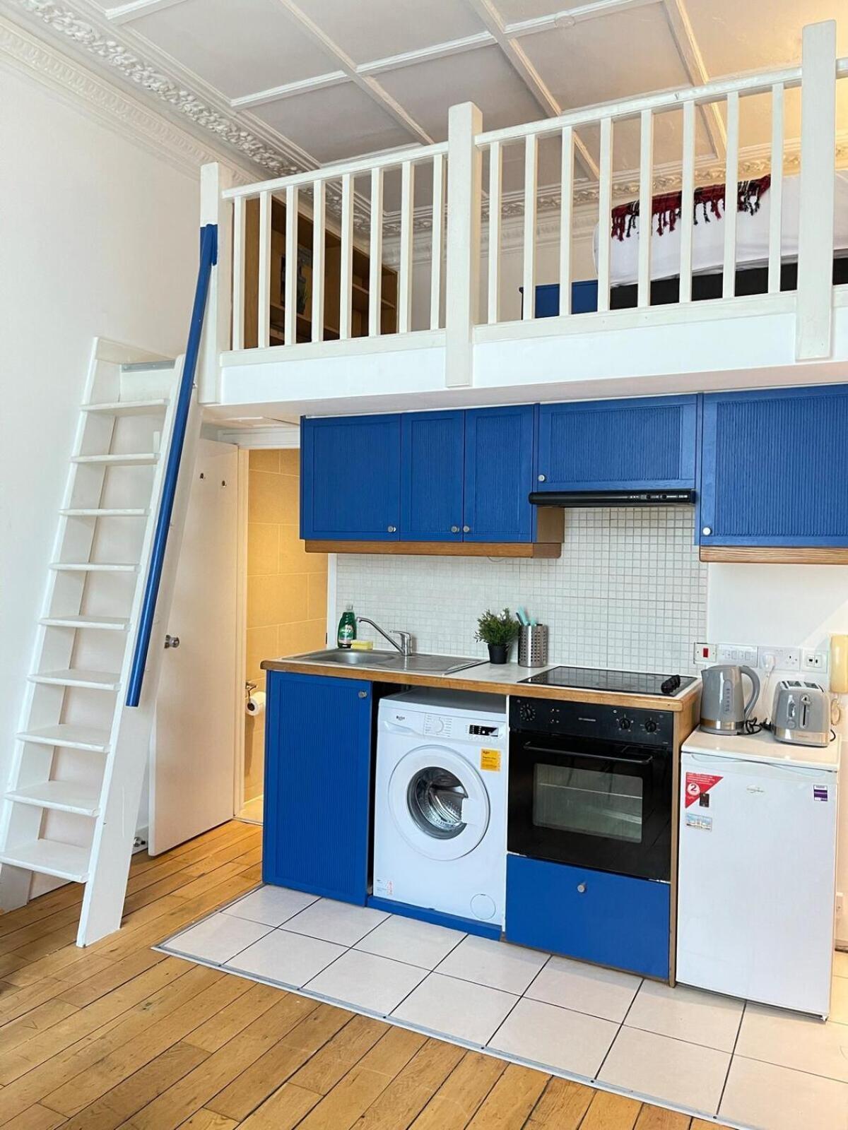 Portobello Road Artistic Studios 'Budget' London Phòng bức ảnh