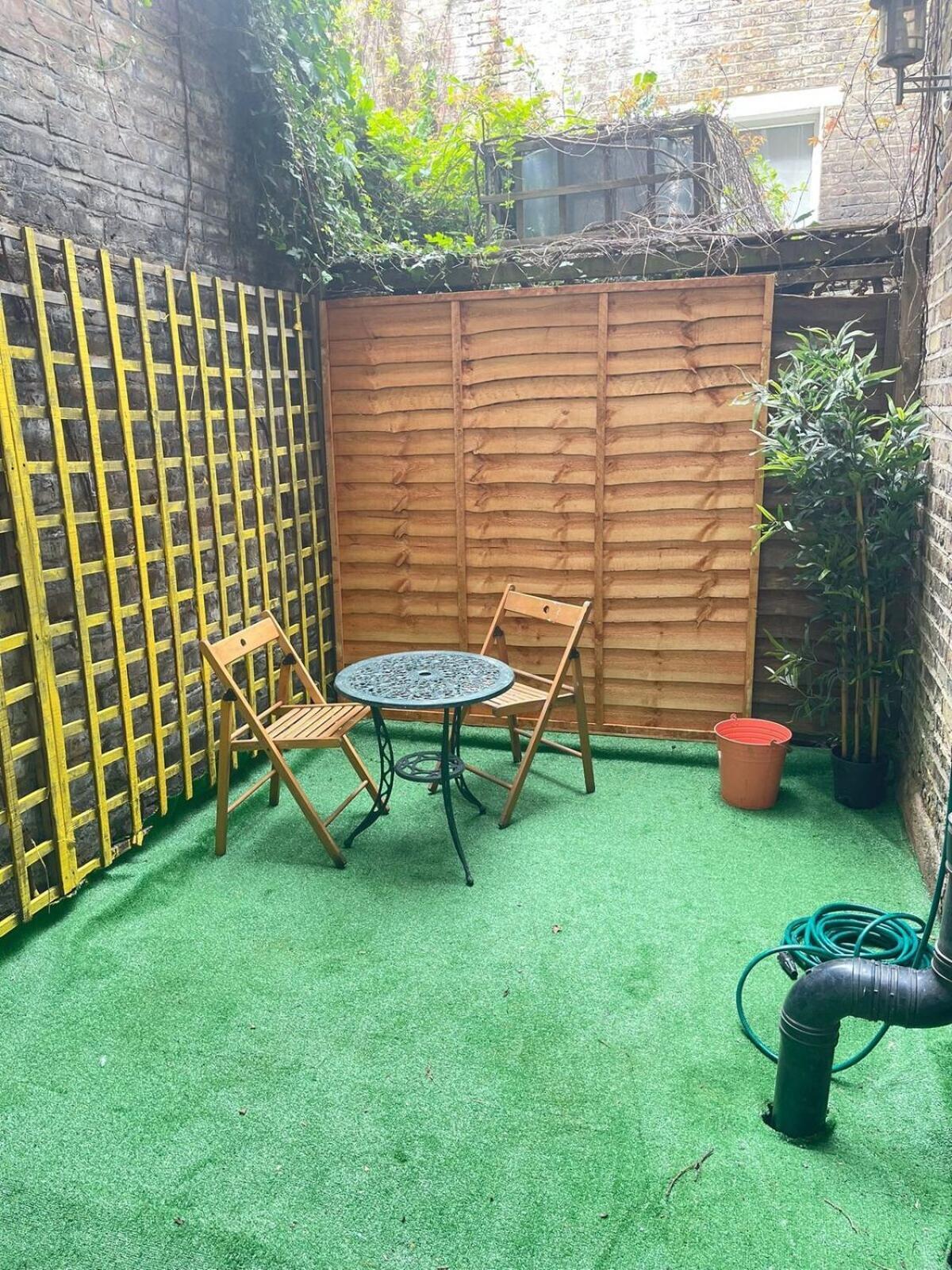 Portobello Road Artistic Studios 'Budget' London Phòng bức ảnh